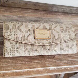 Michael Kors Travel Wallet – Full Size Logo Canvas in Cream/Tan